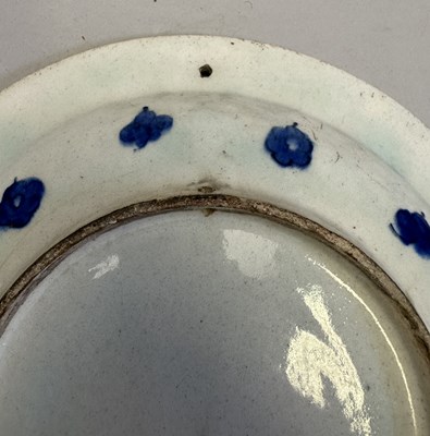 Lot 38 - AN IZNIK DISH, OTTOMAN ANATOLIA, EARLY 17TH CENTURY