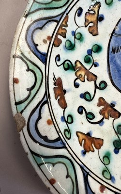 Lot 37 - AN IZNIK DISH, OTTOMAN ANATOLIA, MID-17TH CENTURY