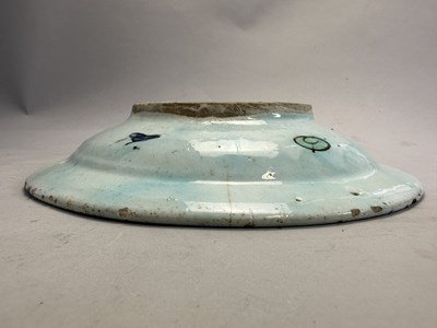 Lot 37 - AN IZNIK DISH, OTTOMAN ANATOLIA, MID-17TH CENTURY