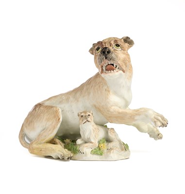 Lot 14 - A MEISSEN GROUP OF A LIONESS AND CUB, CIRCA 1745-50