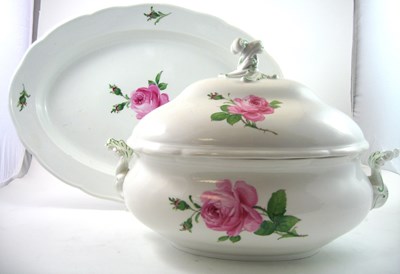 Lot 25 - A GROUP OF MEISSEN TABLE WARES
