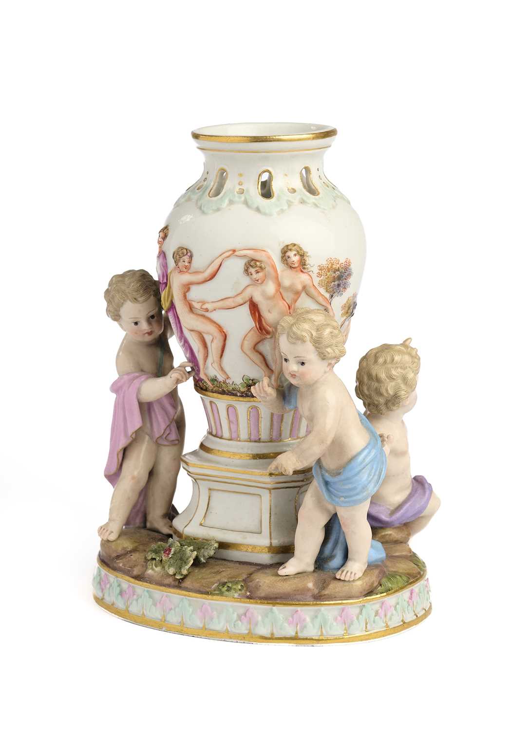 Lot 4 - A MEISSEN FIGURAL POT POURRI VASE, LATE 19TH / EARLY 20TH CENTURY