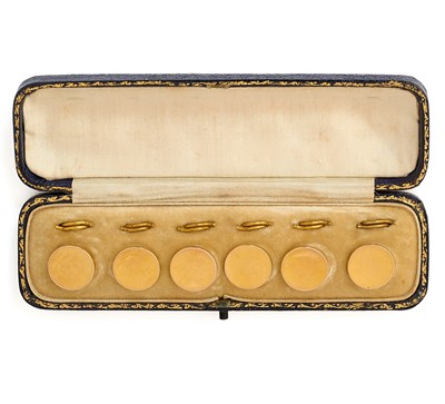 Lot 380 - □ CASED SET OF SIX EDWARDIAN GOLD DRESS BUTTONS, 1906