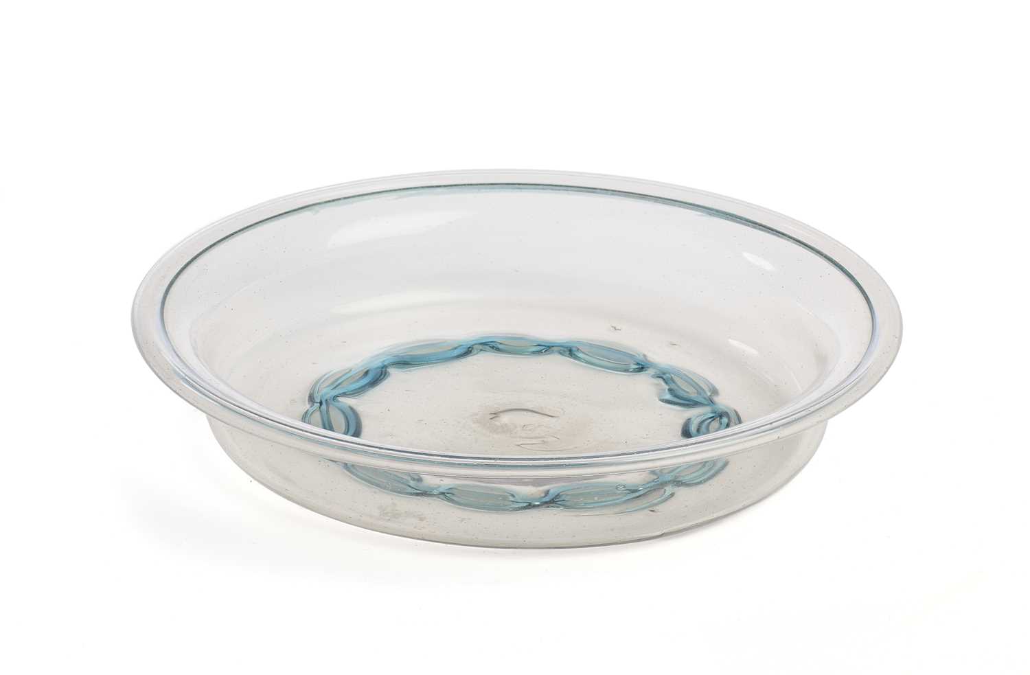 Lot 11 - A VENETIAN GLASS DISH, PROBABLY 16TH CENTURY