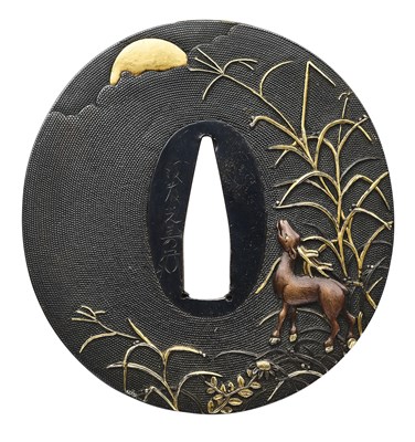 Lot 83 - A JAPANESE TSUBA (HAND GUARD) OF MARU GATA (ROUND FORM), LATE 17TH/EARLY 18TH CENTURY