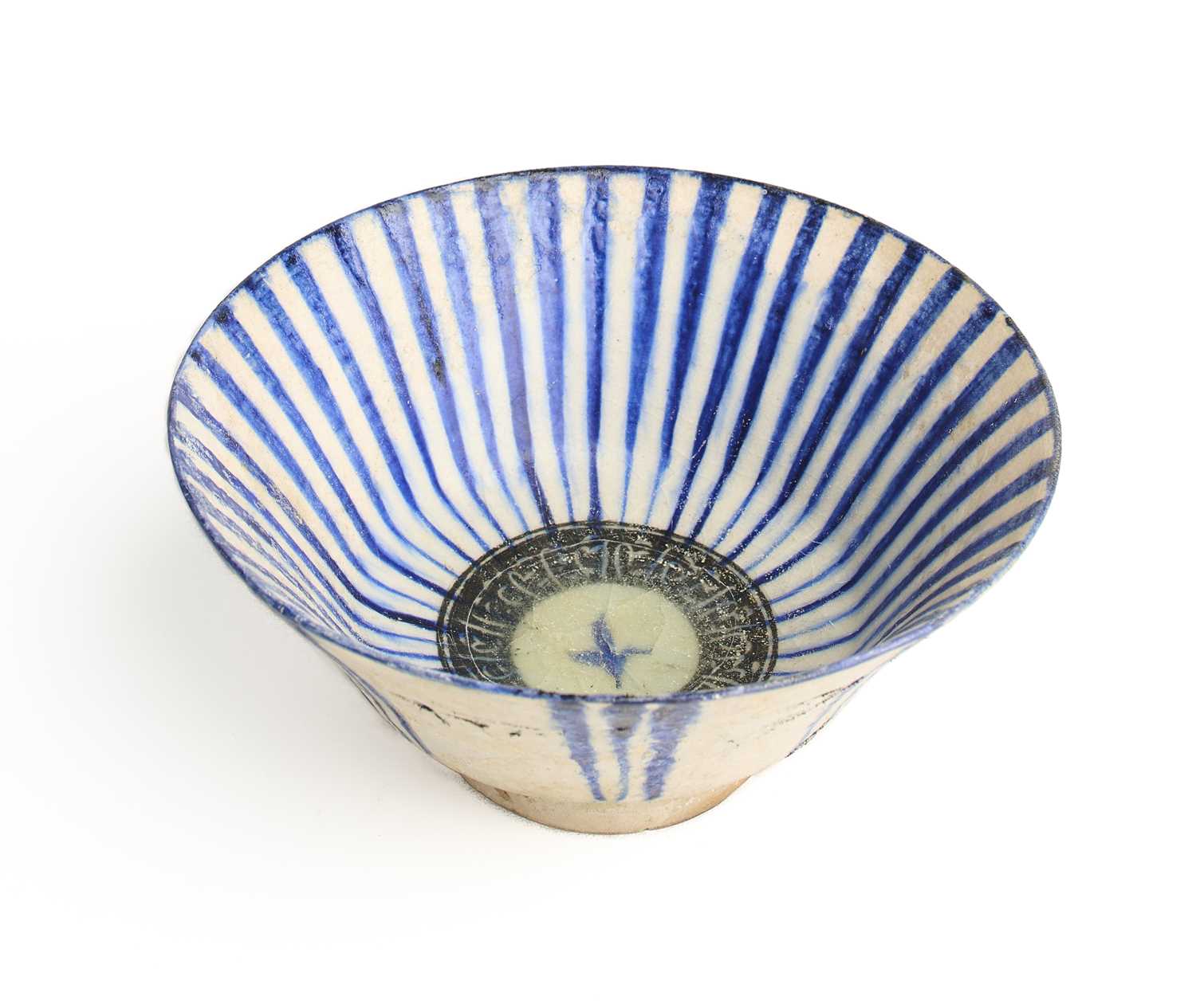 Lot 47 - A KASHAN POTTERY BOWL, PERSIA, 13TH CENTURY