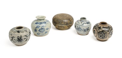 Lot 395 - FIVE SAWANKHALOK POTTERY VESSELS, THAILAND, 14TH/15TH CENTURY