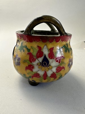 Lot 34 - A CHINESE CLOISONNE ENAMEL AND BRONZE TRIPOD CENSER FOR THE ISLAMIC MARKET, LATE QING DYNASTY