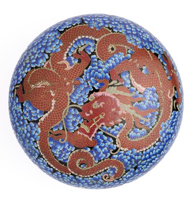 Lot 27 - A CHINESE CLOISONNE ENAMEL 'DRAGON' BOX AND COVER, QING DYNASTY, CIRCA 1800