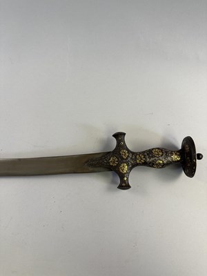 Lot 527 - AN INDIAN SWORD (TALWAR), 18TH/19TH CENTURY