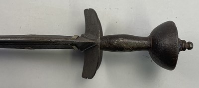 Lot 87 - A RARE SOUTH INDIAN SWORD (KHANDA), 17TH CENTURY