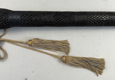 Lot 3 - A JAPANESE BOW (YUMI), BOW-STRING REEL, SIX ARROWS AND QUIVER (YADZUTSU), LATE EDO PERIOD, 19TH CENTURY/EARLY 20TH CENTURY