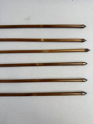 Lot 3 - A JAPANESE BOW (YUMI), BOW-STRING REEL, SIX ARROWS AND QUIVER (YADZUTSU), LATE EDO PERIOD, 19TH CENTURY/EARLY 20TH CENTURY
