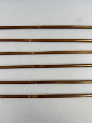 Lot 3 - A JAPANESE BOW (YUMI), BOW-STRING REEL, SIX ARROWS AND QUIVER (YADZUTSU), LATE EDO PERIOD, 19TH CENTURY/EARLY 20TH CENTURY