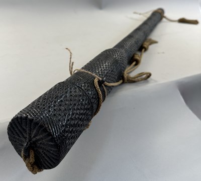 Lot 3 - A JAPANESE BOW (YUMI), BOW-STRING REEL, SIX ARROWS AND QUIVER (YADZUTSU), LATE EDO PERIOD, 19TH CENTURY/EARLY 20TH CENTURY