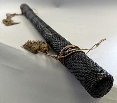 Lot 3 - A JAPANESE BOW (YUMI), BOW-STRING REEL, SIX ARROWS AND QUIVER (YADZUTSU), LATE EDO PERIOD, 19TH CENTURY/EARLY 20TH CENTURY