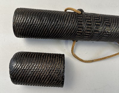 Lot 5 - A JAPANESE BOW (YUMI), BOW-STRING REEL, THREE ARROWS AND QUIVER (YADZUTSU), LATE EDO PERIOD, 19TH CENTURY/EARLY 20TH CENTURY