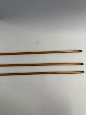 Lot 5 - A JAPANESE BOW (YUMI), BOW-STRING REEL, THREE ARROWS AND QUIVER (YADZUTSU), LATE EDO PERIOD, 19TH CENTURY/EARLY 20TH CENTURY