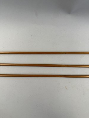 Lot 5 - A JAPANESE BOW (YUMI), BOW-STRING REEL, THREE ARROWS AND QUIVER (YADZUTSU), LATE EDO PERIOD, 19TH CENTURY/EARLY 20TH CENTURY