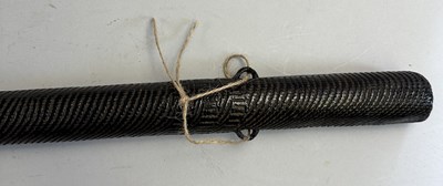 Lot 5 - A JAPANESE BOW (YUMI), BOW-STRING REEL, THREE ARROWS AND QUIVER (YADZUTSU), LATE EDO PERIOD, 19TH CENTURY/EARLY 20TH CENTURY
