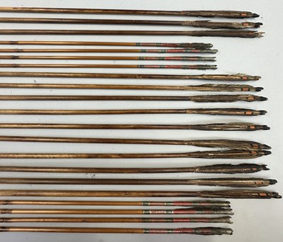 Lot 32 - TWENTY-ONE INDIAN ARROWS (TIR), 18TH/19TH CENTURY