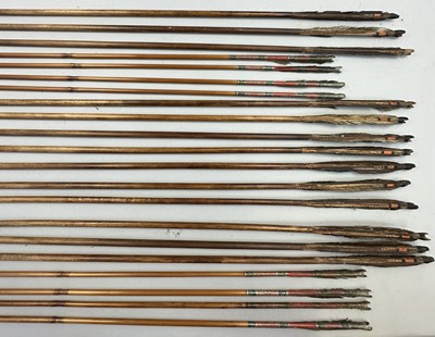 Lot 32 - TWENTY-ONE INDIAN ARROWS (TIR), 18TH/19TH CENTURY