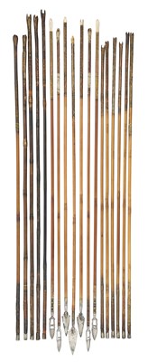 Lot 34 - EIGHTEEN INDIAN ARROWS, 18TH/19TH CENTURY