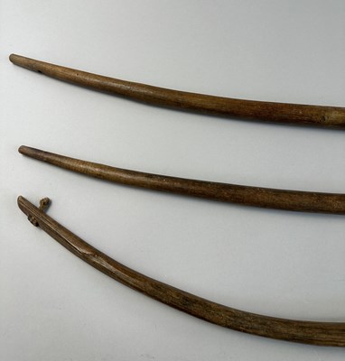 Lot 564 - THREE AFRICAN BOWS, 19TH/EARLY 20TH CENTURY