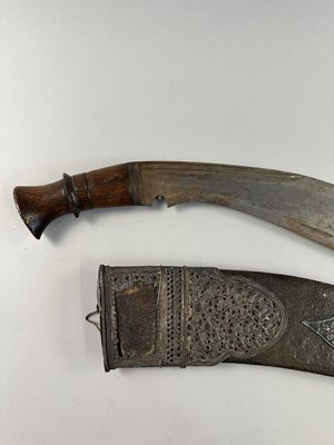 Lot 524 - THREE NEPALESE KUKRI KNIVES, LATE 19TH/20TH CENTURY