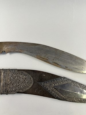Lot 524 - THREE NEPALESE KUKRI KNIVES, LATE 19TH/20TH CENTURY