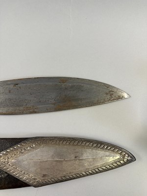 Lot 524 - THREE NEPALESE KUKRI KNIVES, LATE 19TH/20TH CENTURY