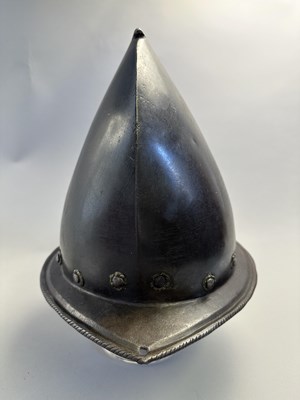 Lot 178 - AN ITALIAN MORION IN THE 'SPANISH' FASHION, CIRCA 1580