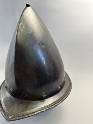 Lot 178 - AN ITALIAN MORION IN THE 'SPANISH' FASHION, CIRCA 1580
