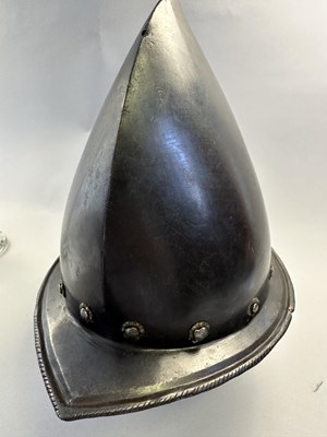 Lot 178 - AN ITALIAN MORION IN THE 'SPANISH' FASHION, CIRCA 1580