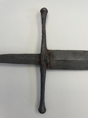 Lot 147 - A FINE AND RARE HAND-AND-A-HALF SWORD, CIRCA 1420-60