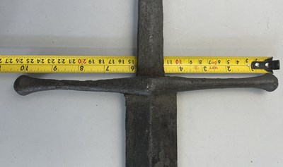 Lot 147 - A FINE AND RARE HAND-AND-A-HALF SWORD, CIRCA 1420-60