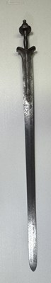 Lot 324 - A RARE SOUTH INDIAN SWORD (KHANDA), 17TH CENTURY