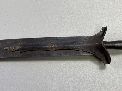 Lot 324 - A RARE SOUTH INDIAN SWORD (KHANDA), 17TH CENTURY