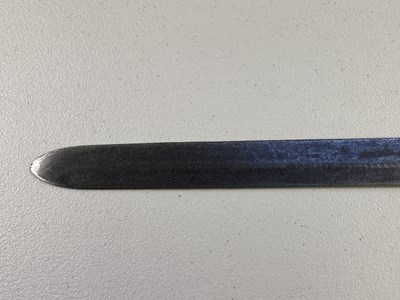 Lot 324 - A RARE SOUTH INDIAN SWORD (KHANDA), 17TH CENTURY