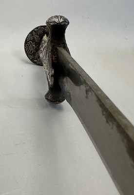 Lot 45 - A FINE NORTH INDIAN SWORD (SOSSUN PATA), RAJASTHAN, 18TH/19TH CENTURY
