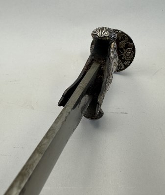 Lot 45 - A FINE NORTH INDIAN SWORD (SOSSUN PATA), RAJASTHAN, 18TH/19TH CENTURY