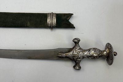 Lot 45 - A FINE NORTH INDIAN SWORD (SOSSUN PATA), RAJASTHAN, 18TH/19TH CENTURY