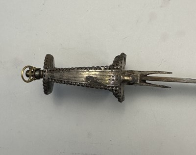 Lot 47 - A SOUTH INDIAN SWORD, 17TH/18TH CENTURY, PROBABLY ARCOT, TAMIL NADU