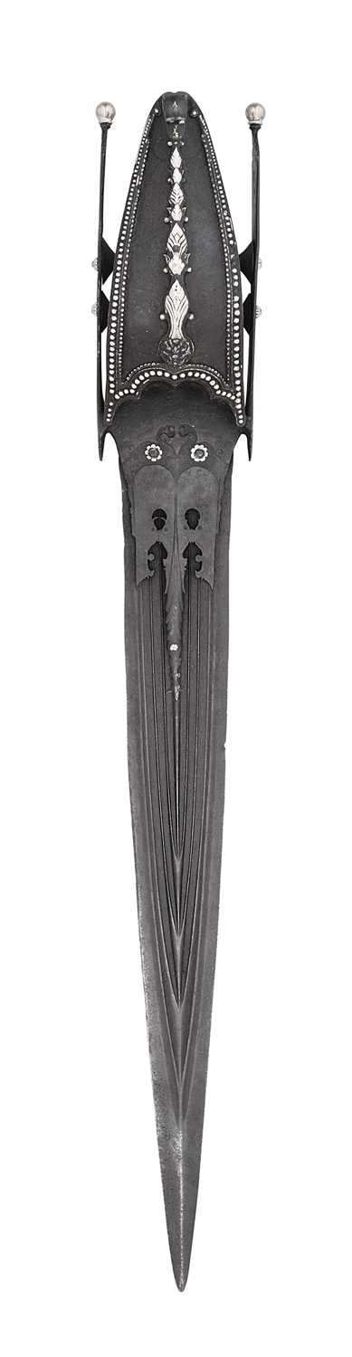 Lot 54 - A SOUTH INDIAN DAGGER (KATAR), 16TH CENTURY, VIJAYANAGARA, KARNATAKA