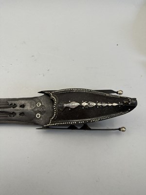 Lot 54 - A SOUTH INDIAN DAGGER (KATAR), 16TH CENTURY, VIJAYANAGARA, KARNATAKA