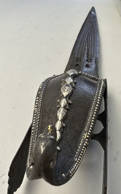 Lot 54 - A SOUTH INDIAN DAGGER (KATAR), 16TH CENTURY, VIJAYANAGARA, KARNATAKA