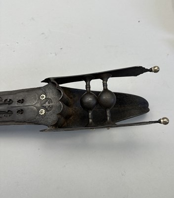 Lot 54 - A SOUTH INDIAN DAGGER (KATAR), 16TH CENTURY, VIJAYANAGARA, KARNATAKA