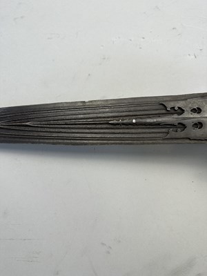 Lot 54 - A SOUTH INDIAN DAGGER (KATAR), 16TH CENTURY, VIJAYANAGARA, KARNATAKA