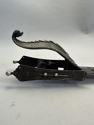 Lot 54 - A SOUTH INDIAN DAGGER (KATAR), 16TH CENTURY, VIJAYANAGARA, KARNATAKA