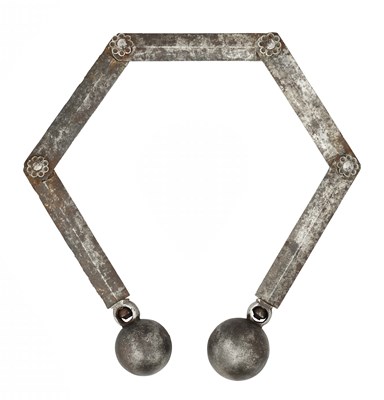 Lot 76 - A RARE INDIAN EXPANDING SHOT, 18TH/19TH CENTURY